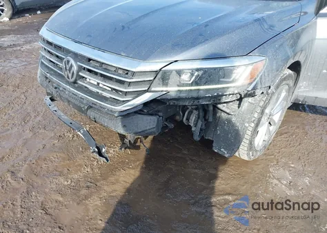 2020 Volkswagen Passat 2.0T Se z USA, uszkodzony, nr VIN 1VWSA7A36LC014136